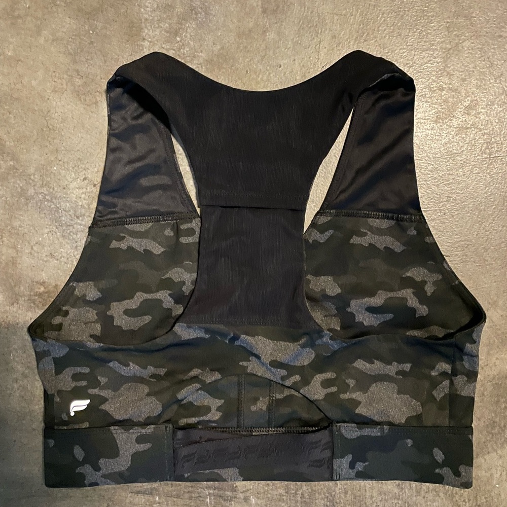 Fabletics On The Go Camo Mila Medium Impact Sports Bra. Size Medium.